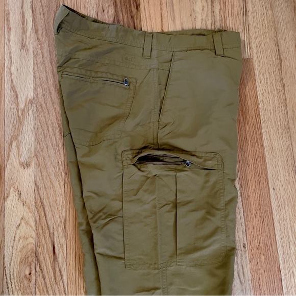 REI Hiking Pants - 32W 30L - Picture 9 of 11